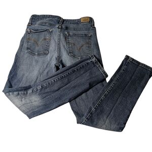 Women's Levi's Blue Jeans Size 6M Skinny Straight